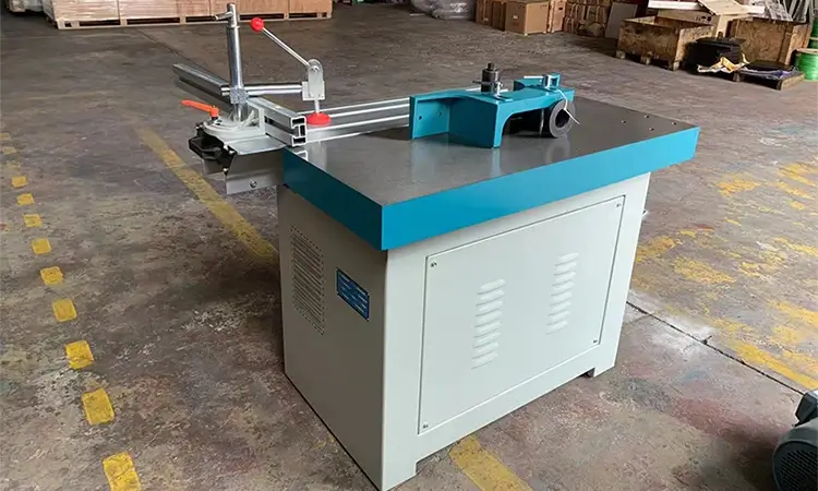 woodworking-spindle-shaper-machine
